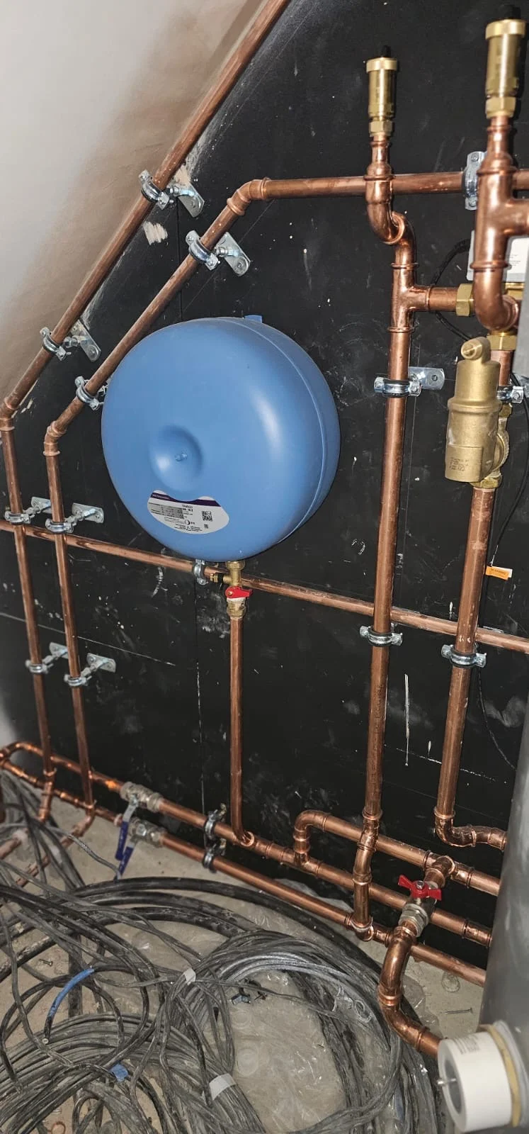 Blue expansion vessel and copper pipework