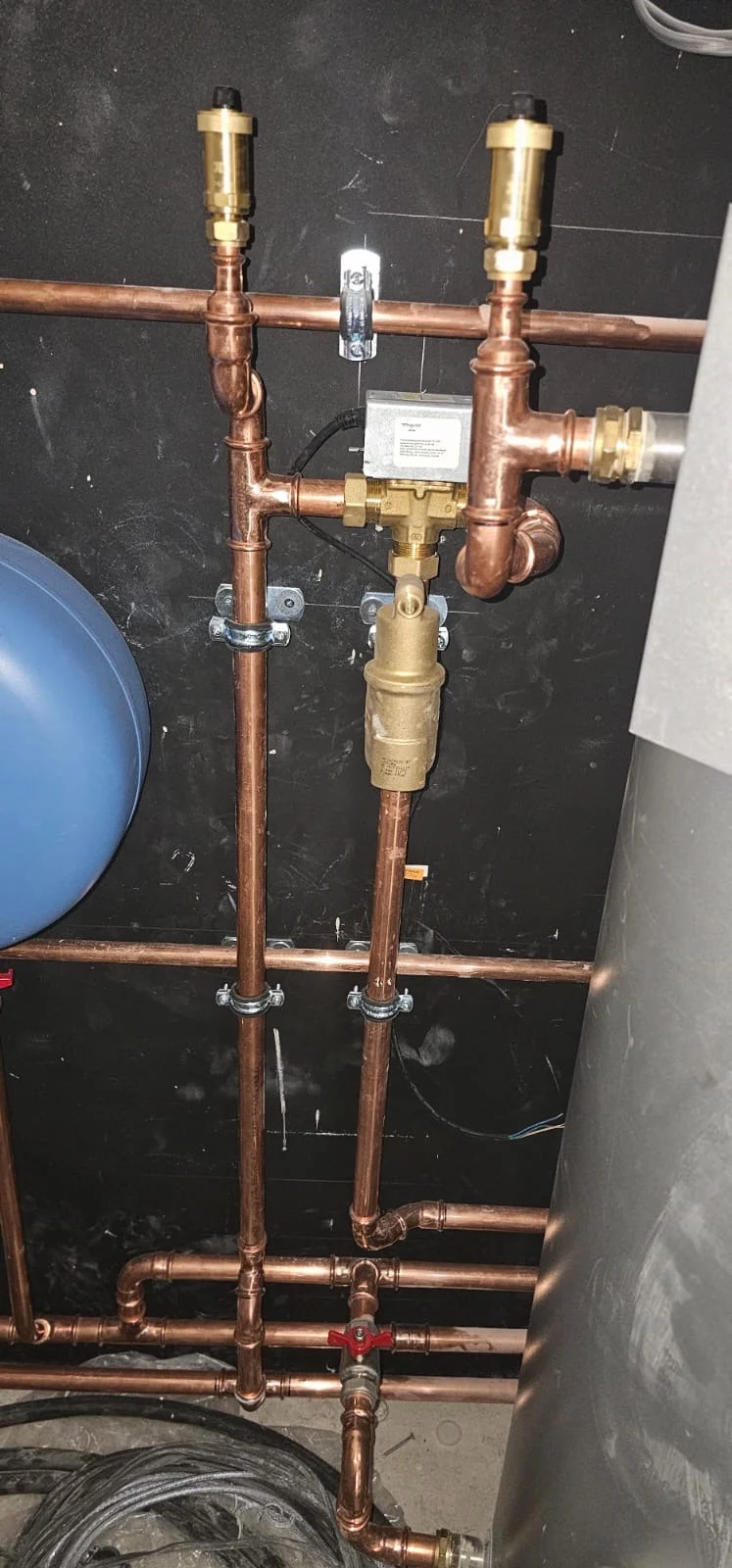Copper branches and automatic air vents
