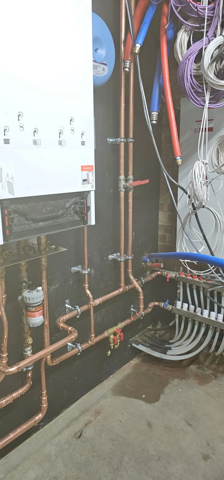 Control unit, cabling and copper connections